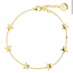 Armband - Säljer detta superfina armband från Edblad ”Sirius Bracelet Multi Gold”. Originalpris är 399kr. Jag säljer för 300+frakt💕 