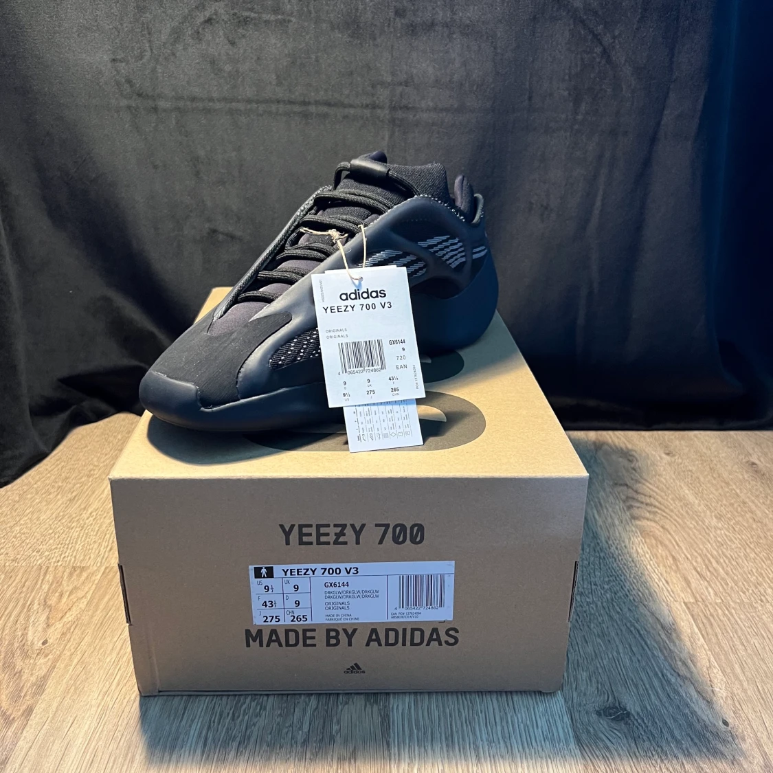 Yeezy 700 V3 Dark glow 