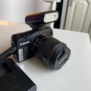 Canon kamera 1300kr - Canon kamera som är använd 1 gång , inga repor. Super fin bild & funkar även grymt bra till video. 