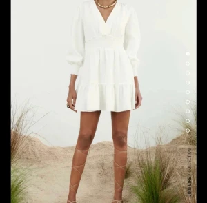 Vit linne klänning  - Jätte fin vit linne kläning från Zara. Skriv för mer info eller bilder💕