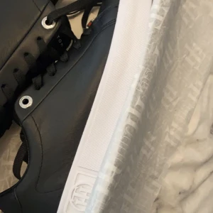 Tommy Hilfiger - Tommy Hilfiger skor dam,  använda 🤍