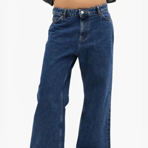 Naoki Jeans Monki Blå - Använda endast några få gånger, säljer på grund av att dem är för stora! 