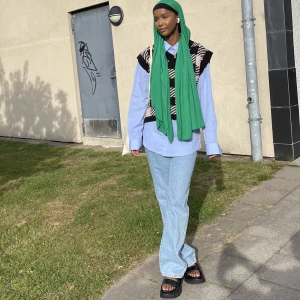 Blåa jeans  - Köpta från nakd går att styla med allt 