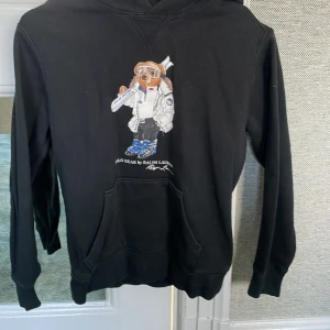 Polo tröja  - snygg polo hoodie svart, Skick:7/10
