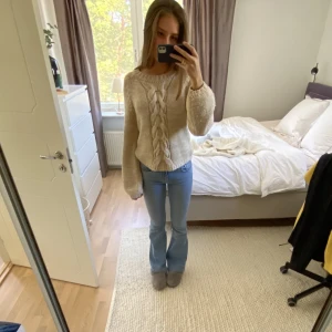 Stickad tröja  - Mysig stickad tröja, jättefint skick! ❤️