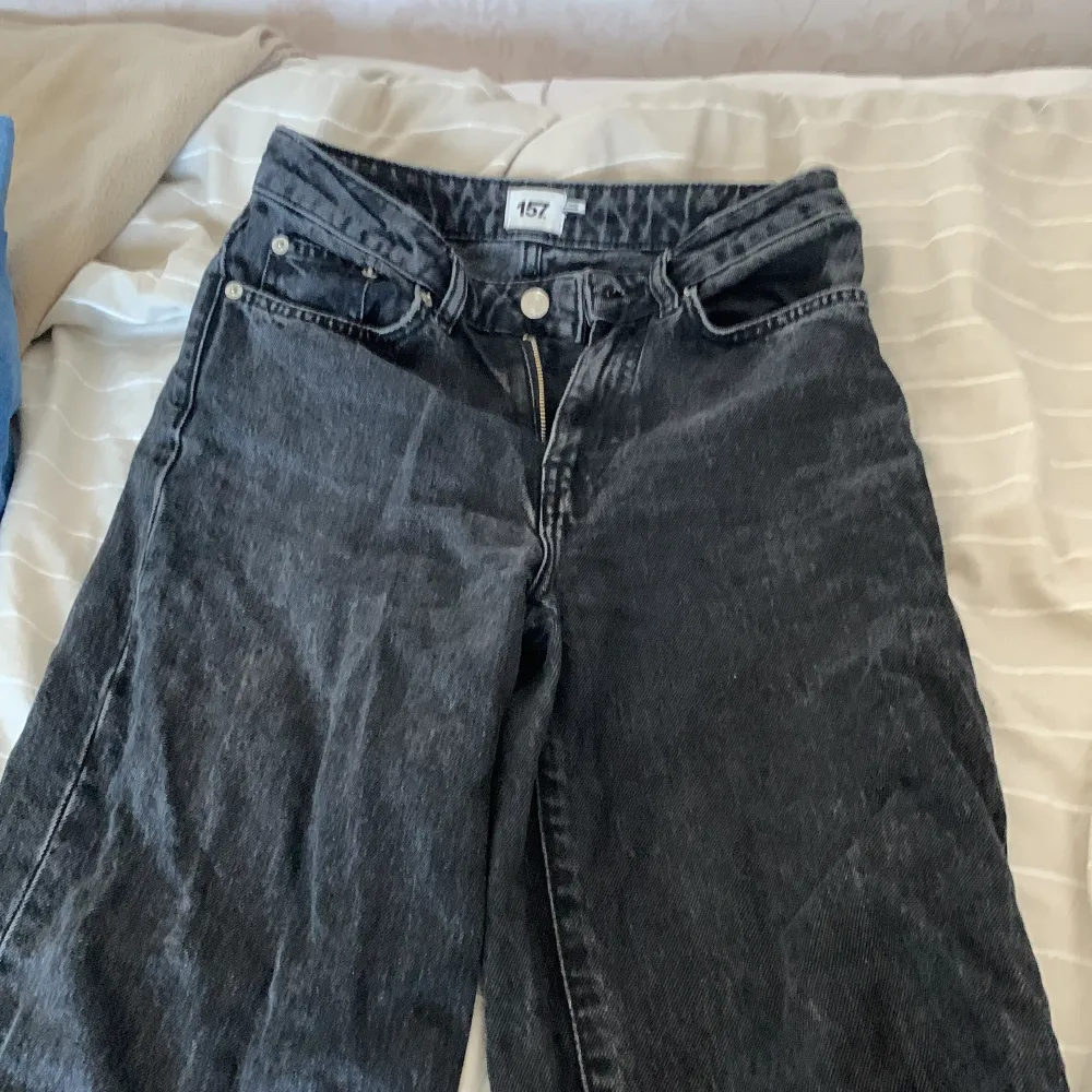 Svarta baggy jeans från lager 157. Jätte fina och bra skick. Jeans & Byxor.