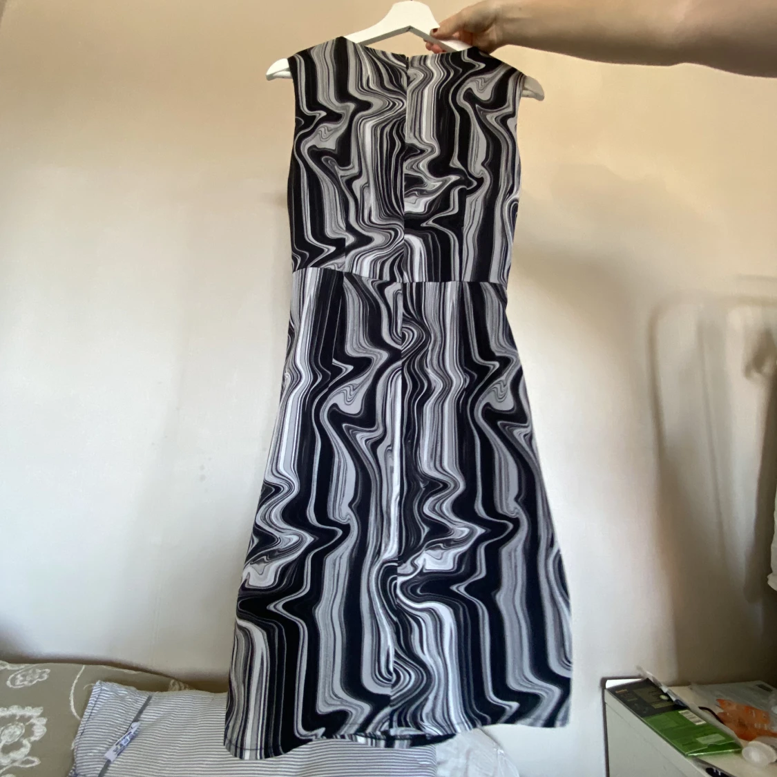 Oanvänd klänning - 90