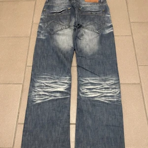 Y2k jeans - Skitsnygga baggy jeans med fade. De passar perfekt på mig och jag är 177cm