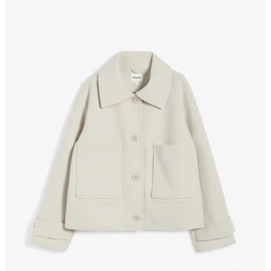 Kappa - Säljer nu min kappa ifrån Kappahl som jag aldrig använt då den inte var min stil pris kan diskuteras vid snabb affär🥰 Nypris 899kr