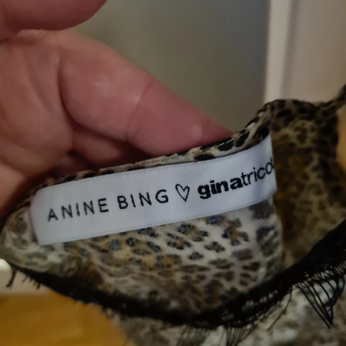 Anie Bing linne - 90
