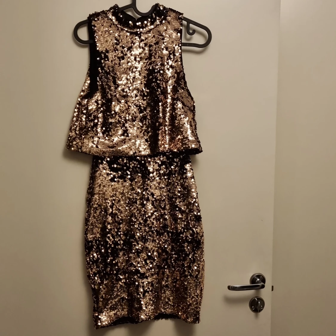 Klänning öppen rygg 