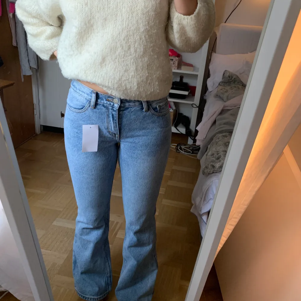 Säljer dessa jeans från brandy melville🥰 . Jeans & Byxor.