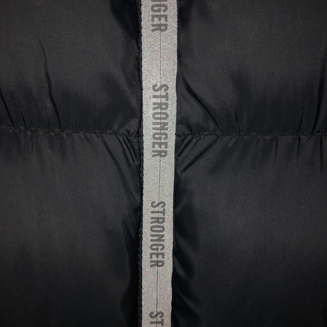 Stronger väst väldigt populär och snygg stl S  - 90