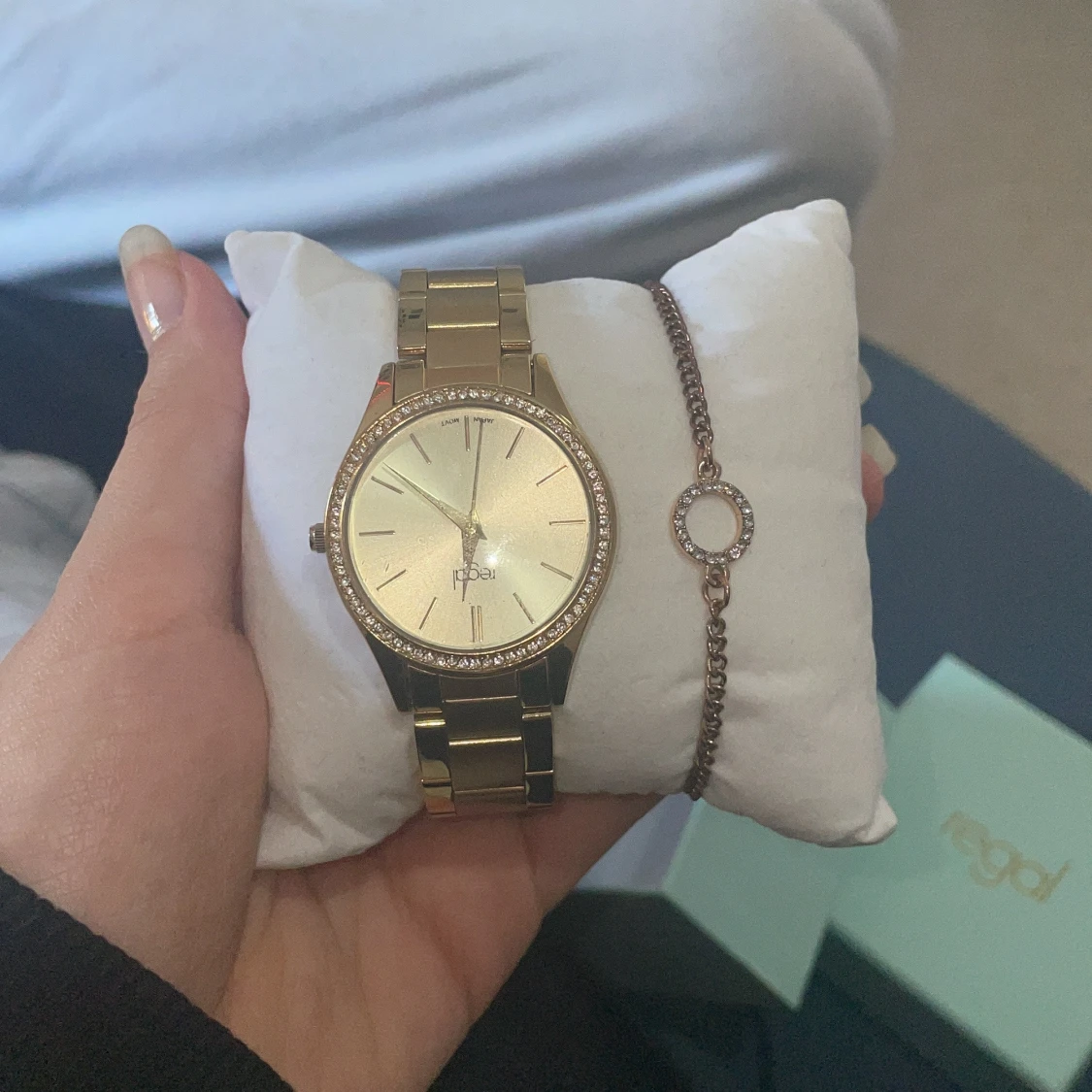 Guld klocka&Arm band  - 91