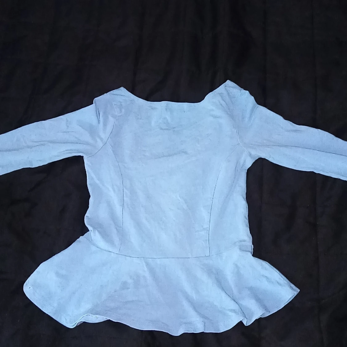 Långärmad top som kostar 20kr plus frakt  - 90