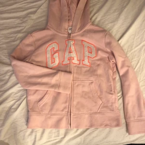 Munktröja GAP - Storlek 9-11 år. Rosa fint skick