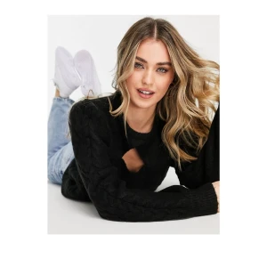 Stickad tröja - Snygg stickad tröja. Helt ny. Nypris 519kr