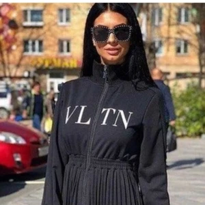 44/46 - Jag vill sälja min VLTN ser ut som ny 