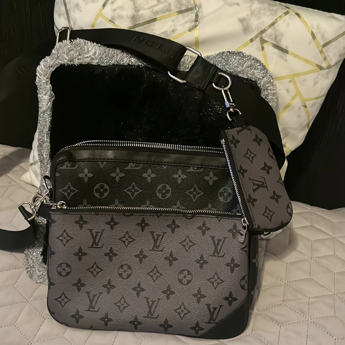 Lv trio Messenger bag  - 91