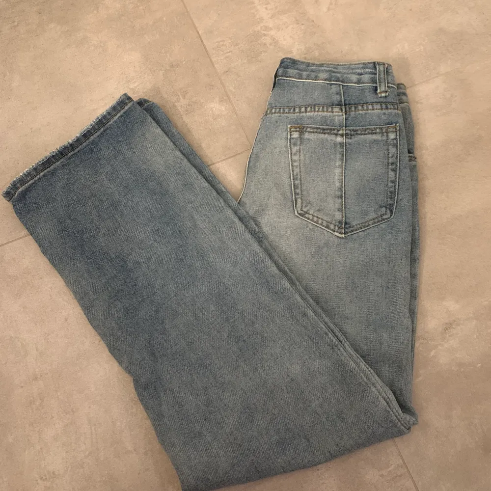 Blåa jeans. Jeans & Byxor.