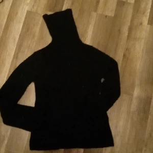 Stickade tröja  - Super sick fin och gott som ny kan täncka att gå ne i pris