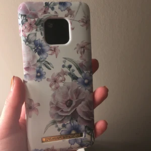 Säljer mobilskal - Säljer mobilskal,   ⚠️Första såld!!!⚠️andra till en iPhone 7-8 och sista till en IPhone X tror jag, säljer de för 10kr styck å 30kr då för alla tre, kan mötas upp i Sundsvall,plats kan diskuteras. Annars är de frakt som du betalar då för.