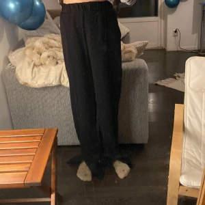 Helt nya mjukisbyxor - Nya mjukisbyxor som min mamma också köpte fast inte kan ta tillbaka de ❤️❤️  Jätte sköna 🫶🏼