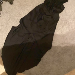 Strl 34 - Inte min stil men den är väldigt fin