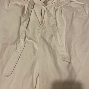 Wide legged pants - Super fina byxor som är wide legged , har använts bara 1 gång!