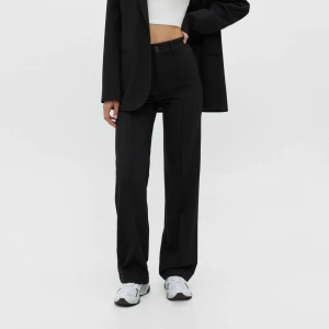 Kostymbyxor  - Svarta kostymbyxor från Pull&Bear, storlek S Helt oanvända med prislapp kvar 