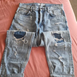 Jeans - Säljer nu dessa jeansen då dem aldrig kom till användning
