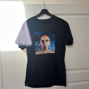 Limitato T-shirt - Limitato t-shirt i bra skick. Nypris 1700kr