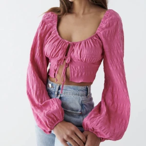 Blus - Slutsåld rosa blus från Ginatricot, storlek xs. Nyskick. 