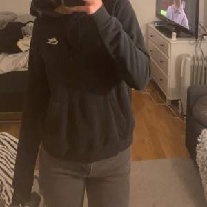 Snygg Nike hoodie från JD. Bra skick💕