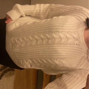 Stickad tröja - Använd ett fåtal gånger men kommer ej längre till användning. Storlek 158/164🤍