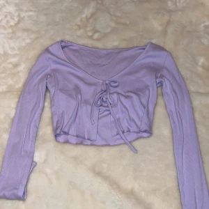 Topp med knyte i fram - Nyskick! 