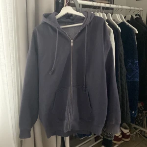 Brandy Melville zip up - Zip up från brandy Melville 