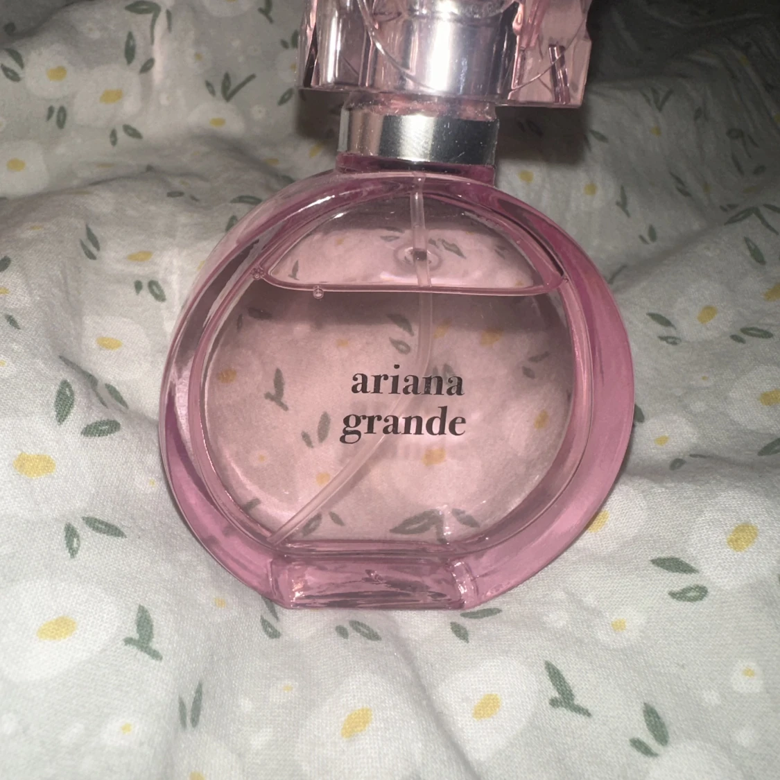 Ariana Grande parfym  - 90