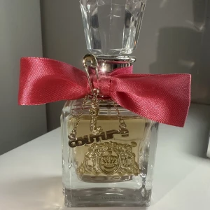 Juicy couture parfym - 50ml Juicy parfym för 715kr, knappt använd 