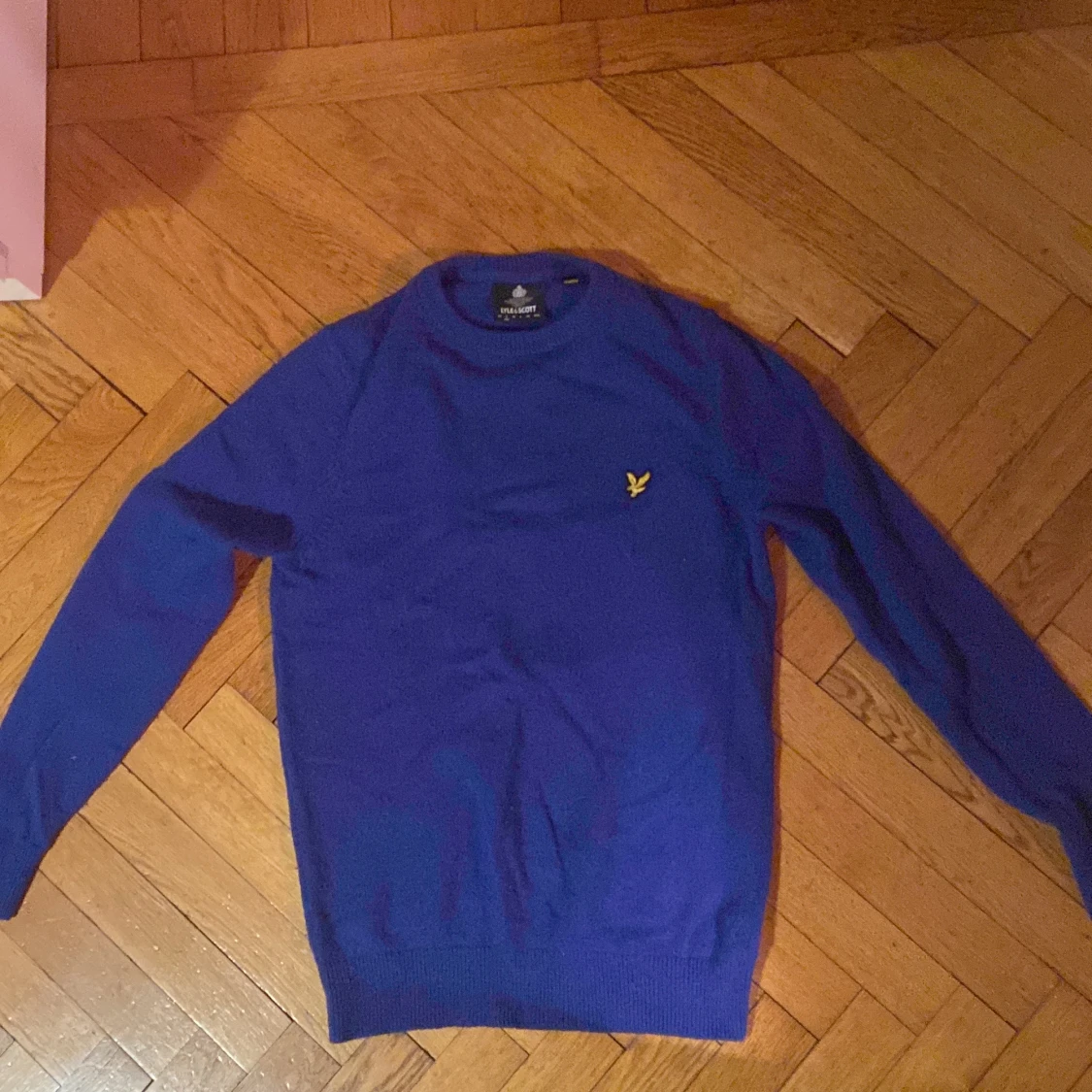 Stickad Lyle scott tröja blå i storlek s