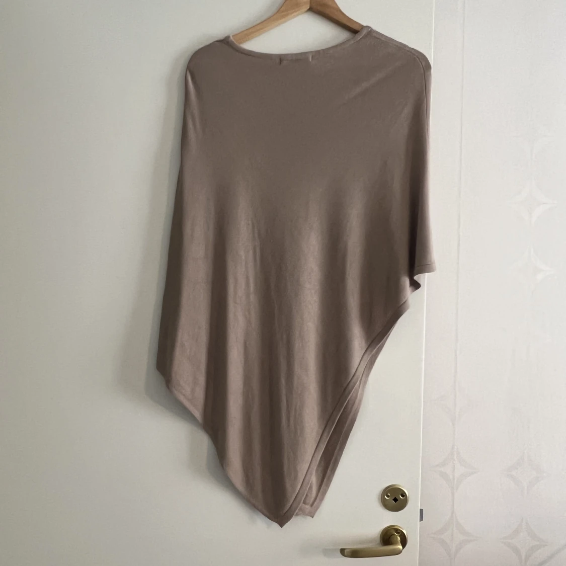Beige poncho  - 90