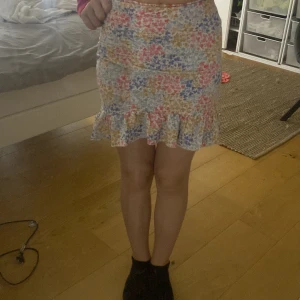 Kjol  - Har nästan aldrig använt, köpt i somras 