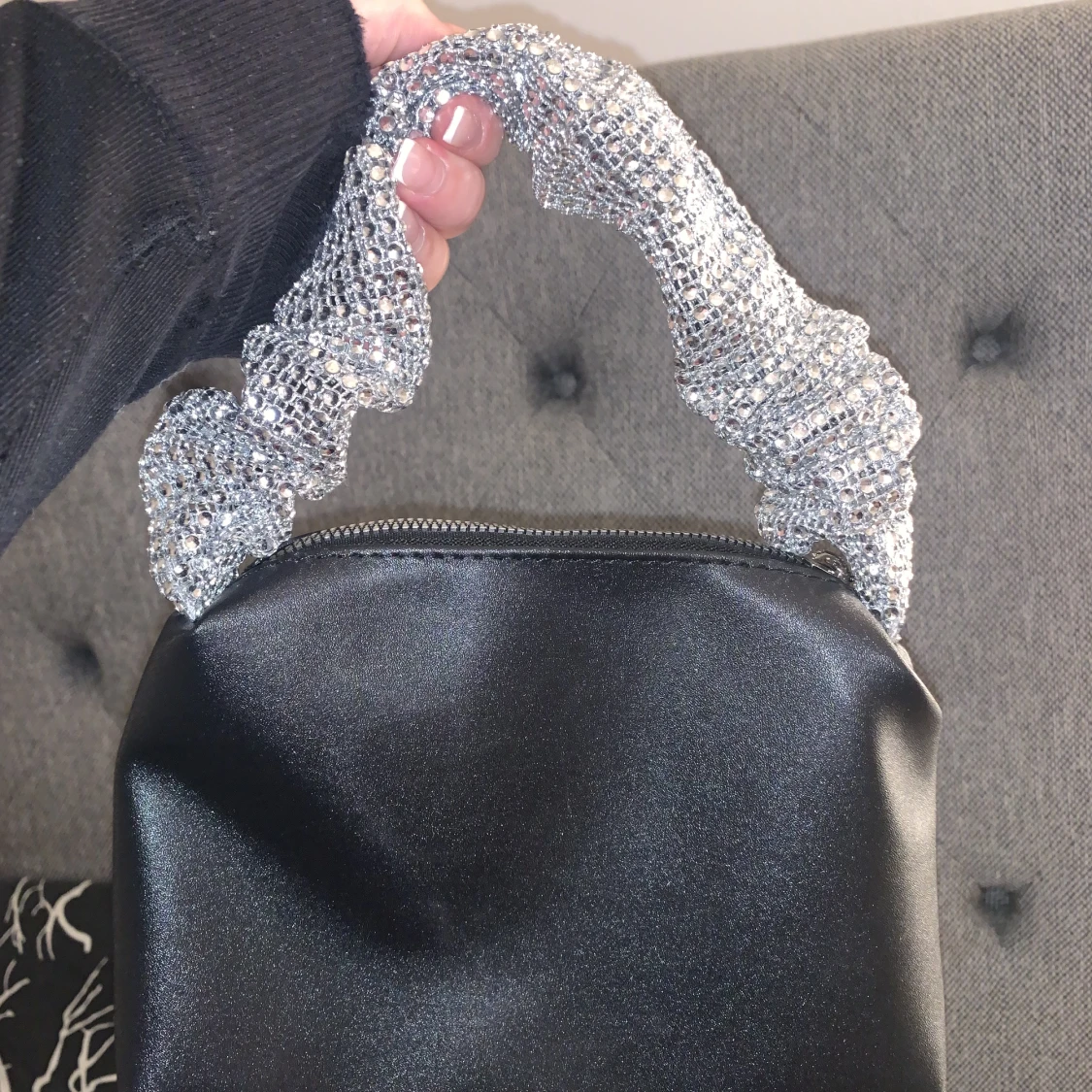 Svart glitter väska - 90