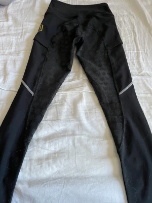 Md byxor  - Maya delorez ridbyxor i storlek 3XS,luna 650 kr absolut nyskick✨