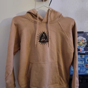  immuninati hobbie  - (XS) En hoodie i bra skick. Har knappt använd den. 