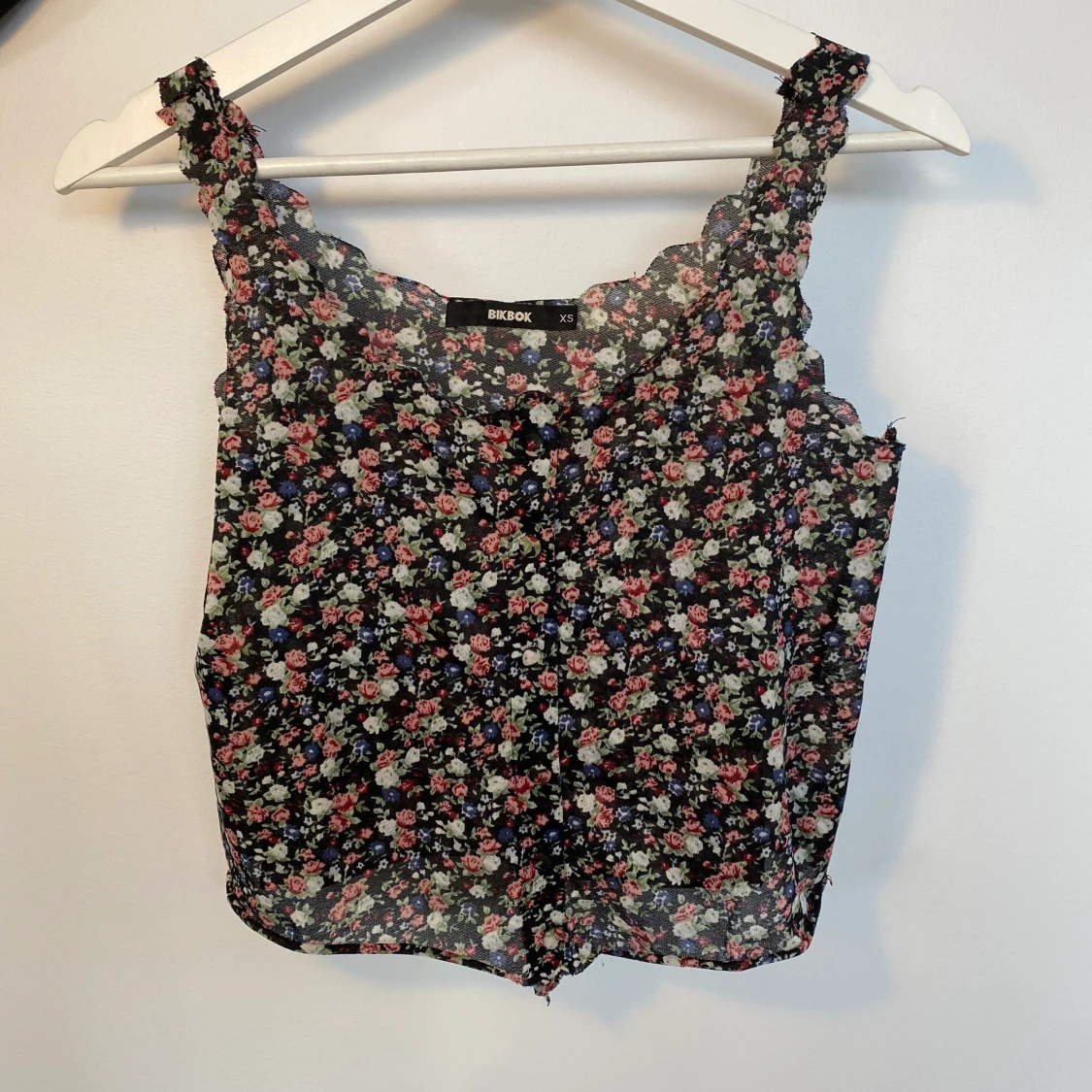 Bikbok blommigt linne