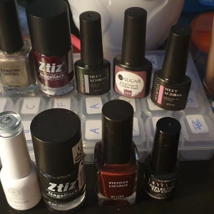 Olika verktyg till gel/akrylnaglar - Säljer allt från tippsax till nagellack. 10-30kr/st skriv för bättre bilddr o info. Paketpris går att ordna. Plus frakt