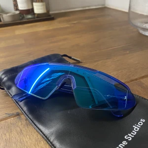 Solglasögon  - Solglasögon från Acne studios