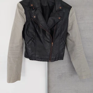 Super cool jacka S - Super cool jacka passar xs,s 450kr