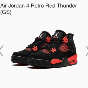 Jordan 4s thunder reds - Säljer mina thunder reds kommer inte till användning. Har inte boxen kvar dock, skorna är äkta har haft skorna i ett år och använt dom bara några gånger. Ni får gärna buda 